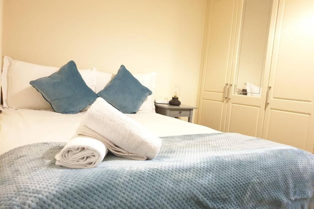 Large 3 Bed, Galway City Centre Apartment Exterior foto