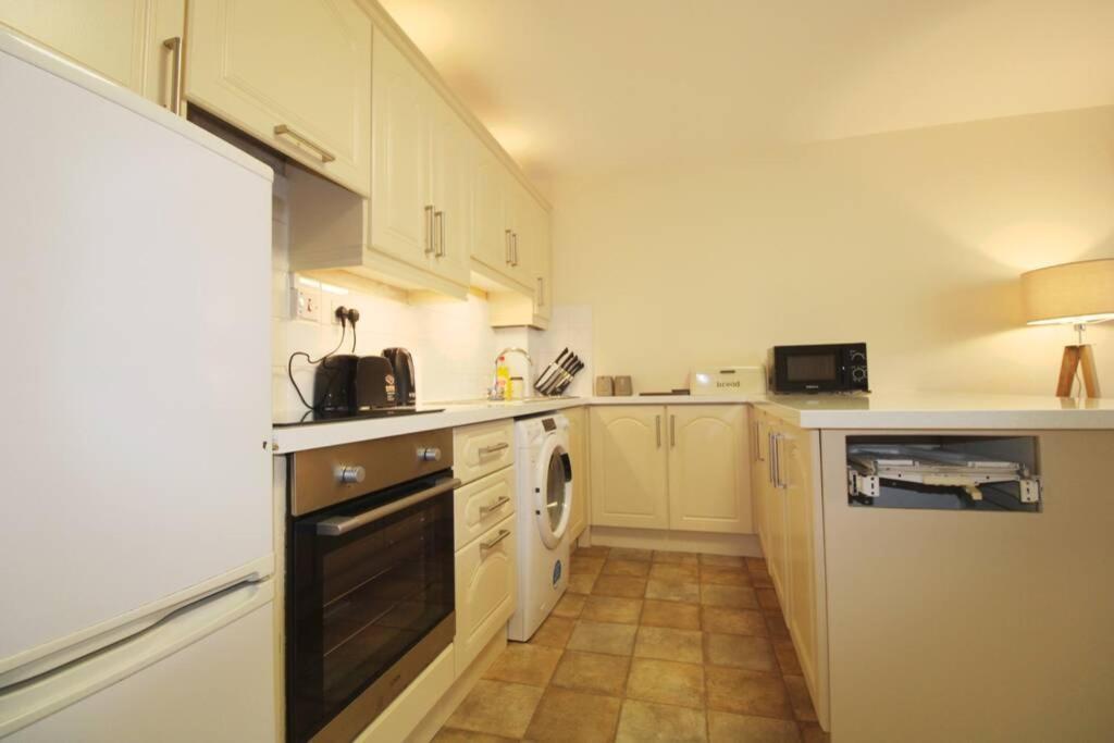 Large 3 Bed, Galway City Centre Apartment Exterior foto