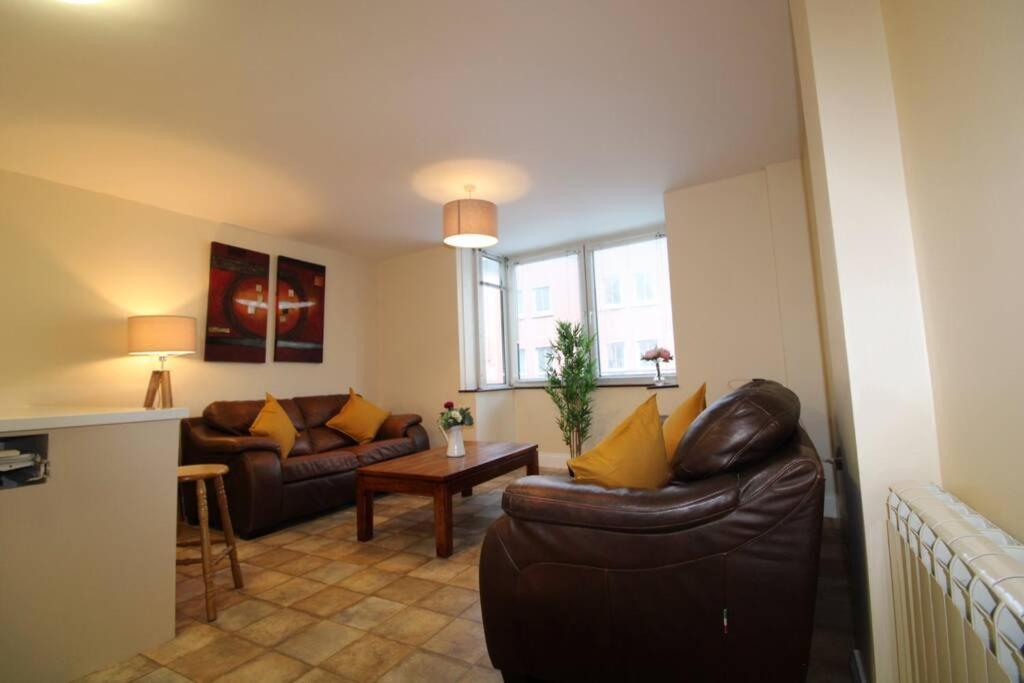 Large 3 Bed, Galway City Centre Apartment Exterior foto