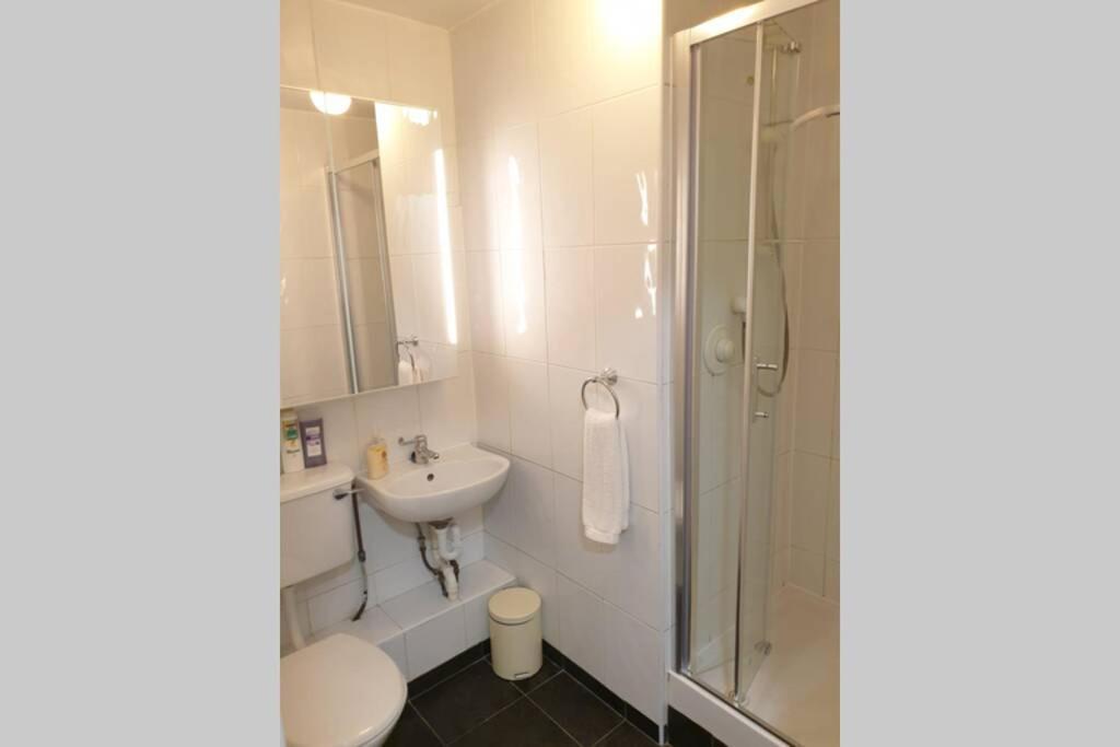 Large 3 Bed, Galway City Centre Apartment Exterior foto