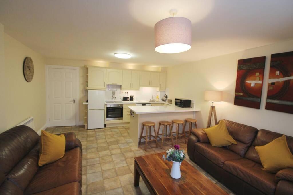 Large 3 Bed, Galway City Centre Apartment Exterior foto