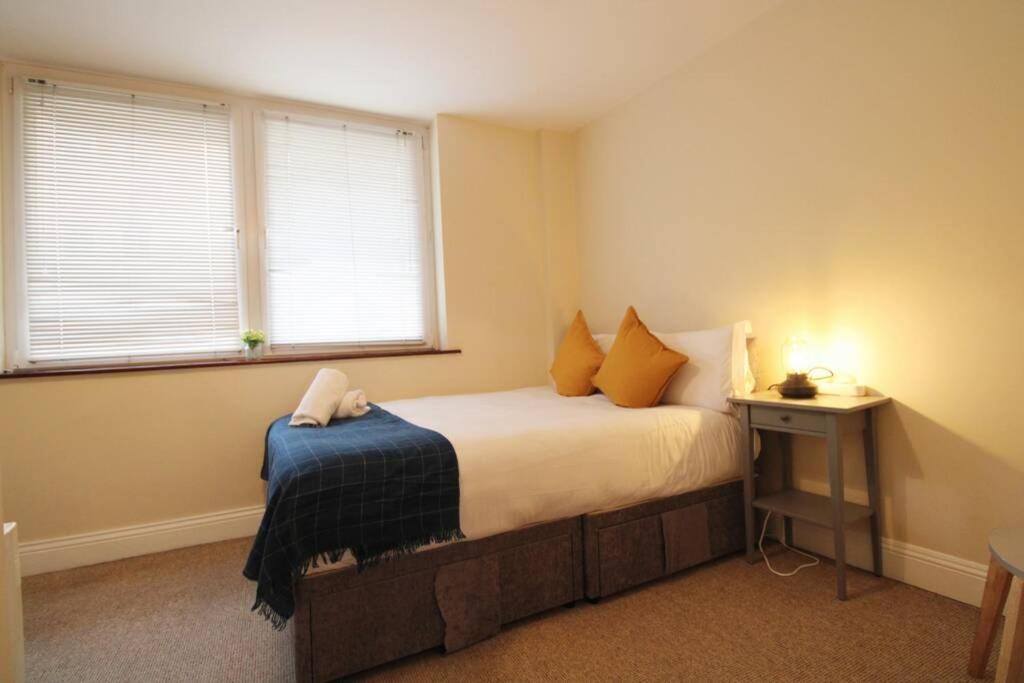 Large 3 Bed, Galway City Centre Apartment Exterior foto